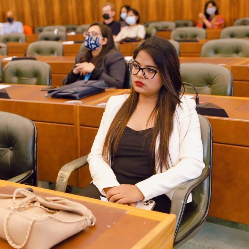 भीम आर्मी संस्थापक और सांसद चंद्रशेखर आजाद की इस वीडियो को हर प्लेटफॉर्म पर देख चुका हूं!

ये लड़की हर बार चंद्रशेखर पर आरोप लगाती है लेकिन चंद्रशेखर ने अभी तक एक बार भी इसका जवाब नहीं दिया है!

या तो ये वीडियो एडिटेड है या फिर अगर सही भी है तो क्या ये वीडियो कॉल में मुस्कुरा