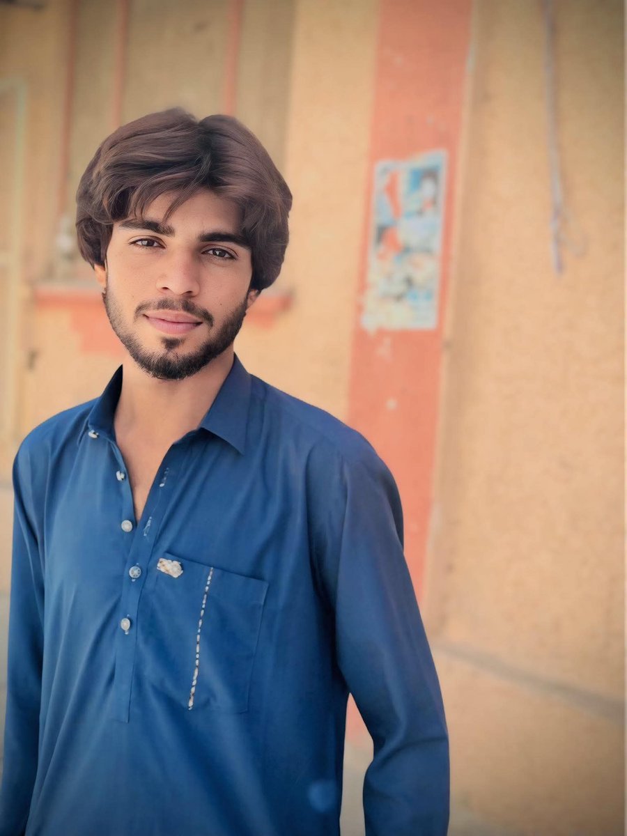 baloch_shaira's tweet photo. کوئٹہ میں زیر تعلیم میٹرک کے طالب علم زبیر علی کو 6 جون کو آواران سے اس وقت اغوا کیا گیا جب وہ عید منانے کے لیے گھر واپس جا رہے تھے ہم تمام انسان دوستوں سے اپیل کرتے ہیں وہ تمام لاپتہ افرادوں کی بازیابی کے لئے آواز اُٹھائیں
#ReleaseZubairAli #StopBalochGenocide https://t.co/W06Mtphk8o