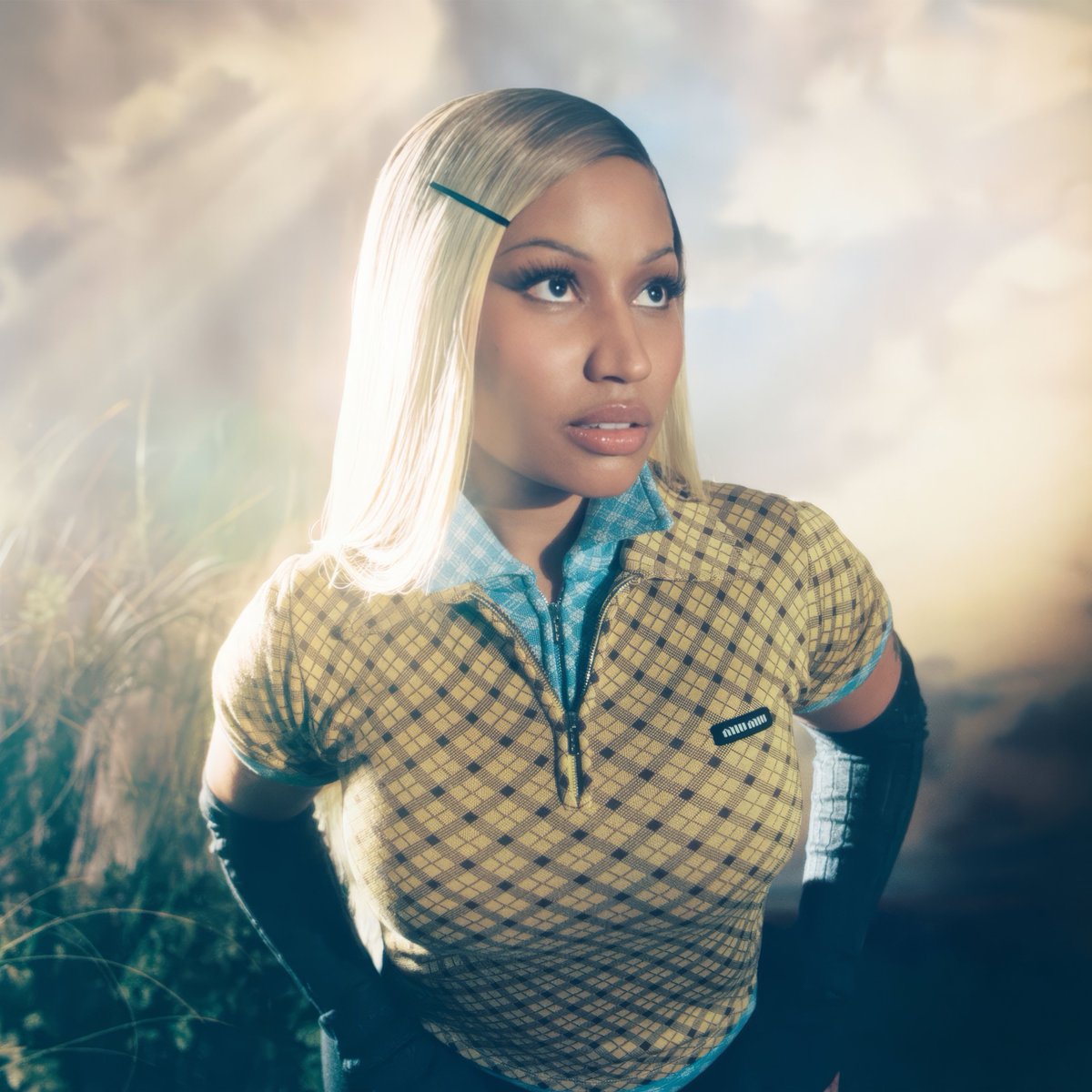 Nicki Minaj flexes her pen game with razor-sharp bars on the remix of “Banned from NO” by Lil Wayne:

“Every season Anna Wintour, 10-4 
Gag City for the win TOUR
We outside smoking Indoor 
B*tch is you Deaf? 
I’m Signing at the In-Store/
If I send a pic of Shannon 
you ain’t that