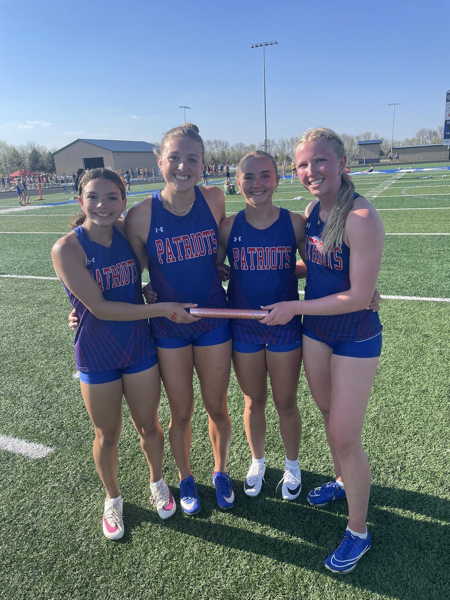 These girls were moving tonight in the prelims and had a couple PRs!

BIG PR in the 4x1 (49.31)
-Trinity Olson, Ava Steinhoff, Abigail Harris, Brynn Bakken

200m - Brynn Bakken (PR - 24.79)