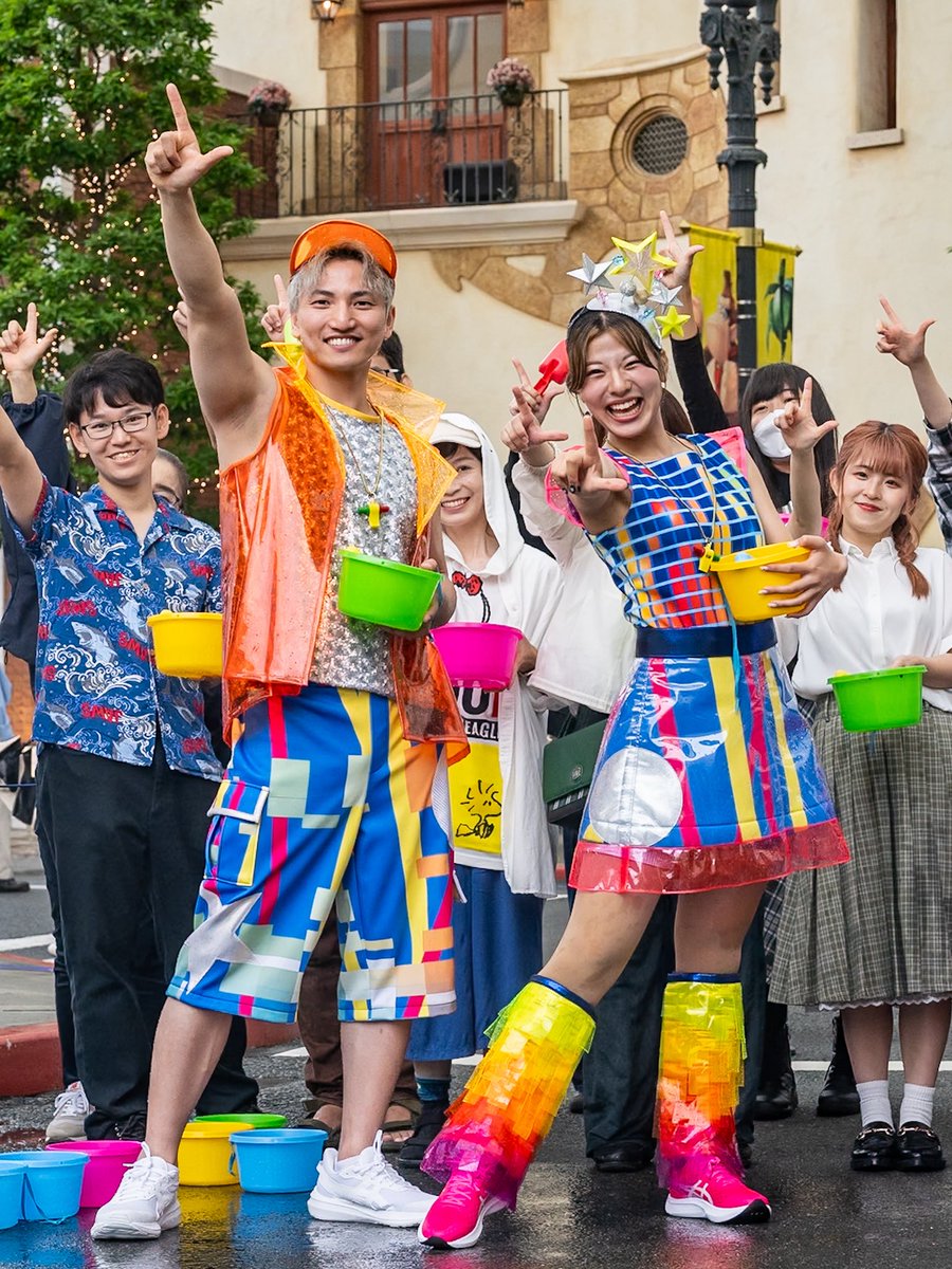 DtimesDeparture's tweet photo. 【 #USJ 】熱中症ゼロへ！
ユニバーサル・スタジオ・ジャパン「熱中症予防セミナー」初開催
夏の装いに身を包んだエンターテイナーたちとともに「打ち水体験」で一足早い涼を満喫☆
詳細→https://t.co/hFP8n98r9L https://t.co/eBkH0WTpx6