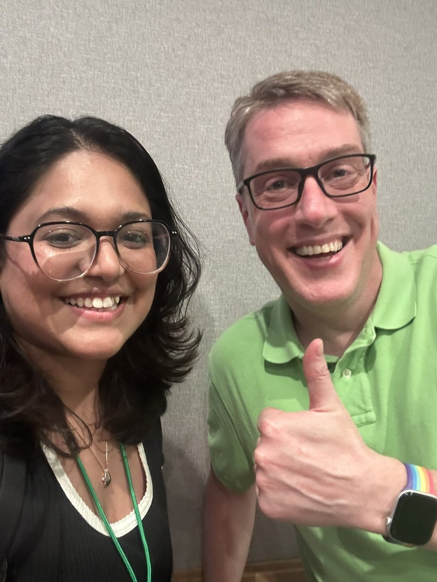 aishuthillo's tweet image. And guess who I ran into….🥹❤️@twostraws I missed Luna and the other one!Had an incredible session diving into the latest on Xcode updates, Glass, WebView, Rich Text, and SF Symbols. And once again no second thoughts, I’m a customer for everything but the code!#hackingwithswift