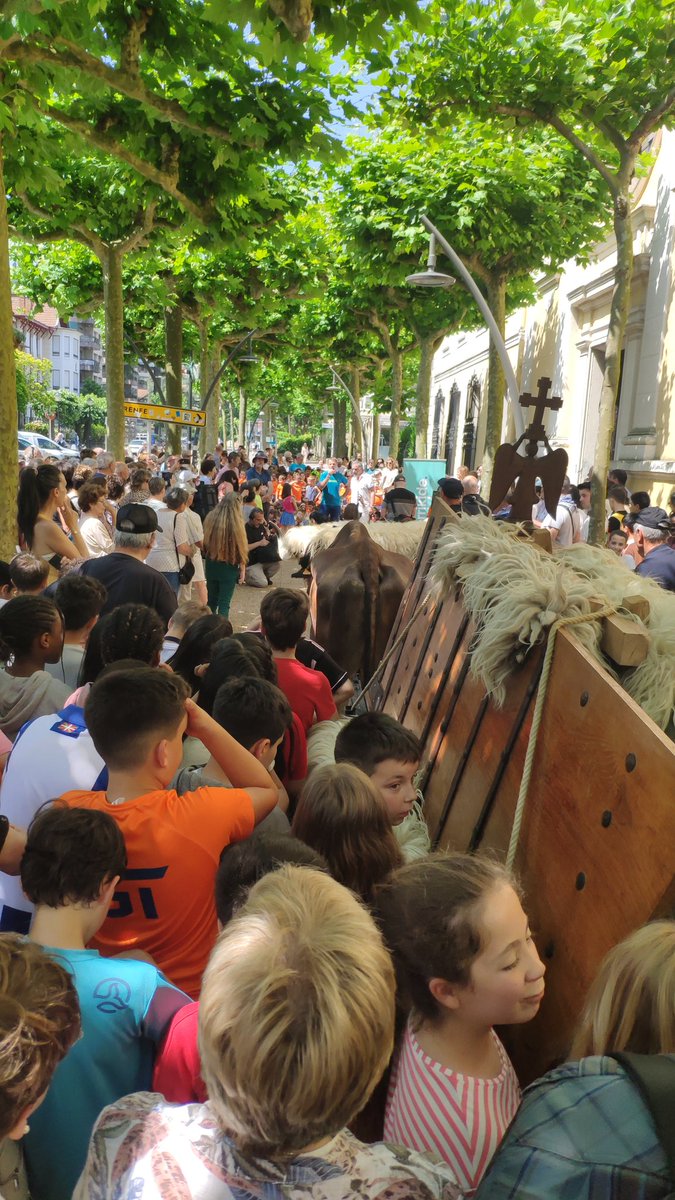 Gaur beste ibilaldi bat <a href="/albaola/">Albaola Itsas Kultur Faktoria</a> -n konpondutako Aralarko San Migelen Santutegiko atearekin 9:00etan #Tolosa -tik <a href="/tolosaudala/">Tolosako Udala</a> <a href="/tolosaldeataria/">Tolosaldeko Ataria</a> <a href="/28_kanala/">28Kanala</a> <a href="/berria/">Berria.eus</a> <a href="/diariovasco/">El Diario Vasco</a> <a href="/naiz_info/">naiz:</a> <a href="/NotGip/">Noticias de Gipuzkoa</a> <a href="/Gipuzkoa/">Gipuzkoa</a>