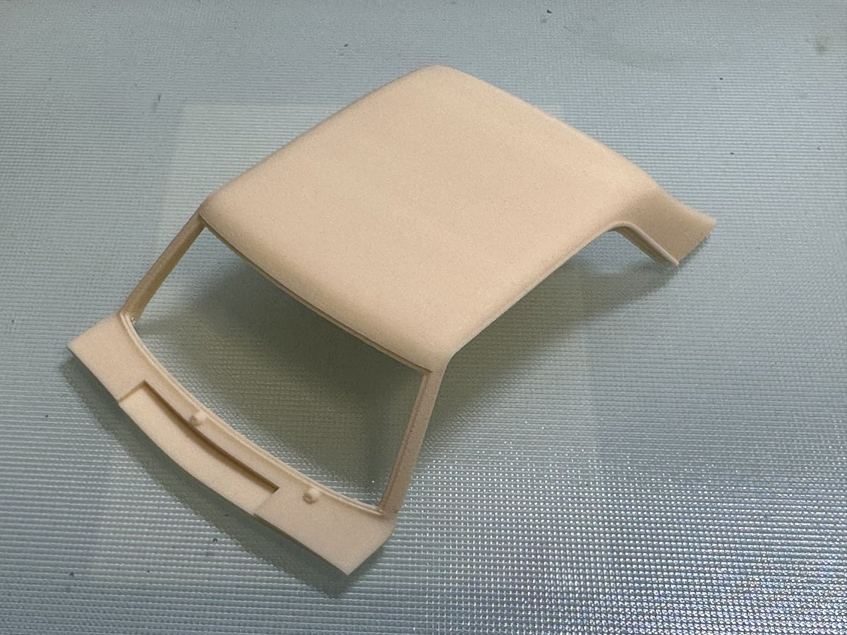 conifer_cone's tweet image. Plymouth Valiant 1971 ルーフ部品
サポート外した。裏面(サポートに接している面)もそこそこ使える造形にできるところが光造形と違っていいところ
#qholia #blender