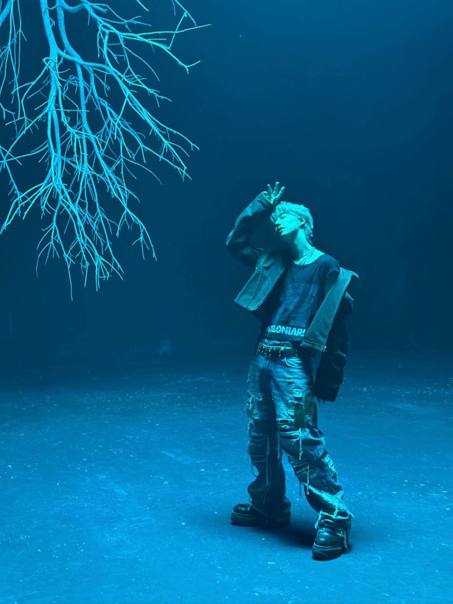 Between takes 📸🥀

#HighAsYou #MarkTuan