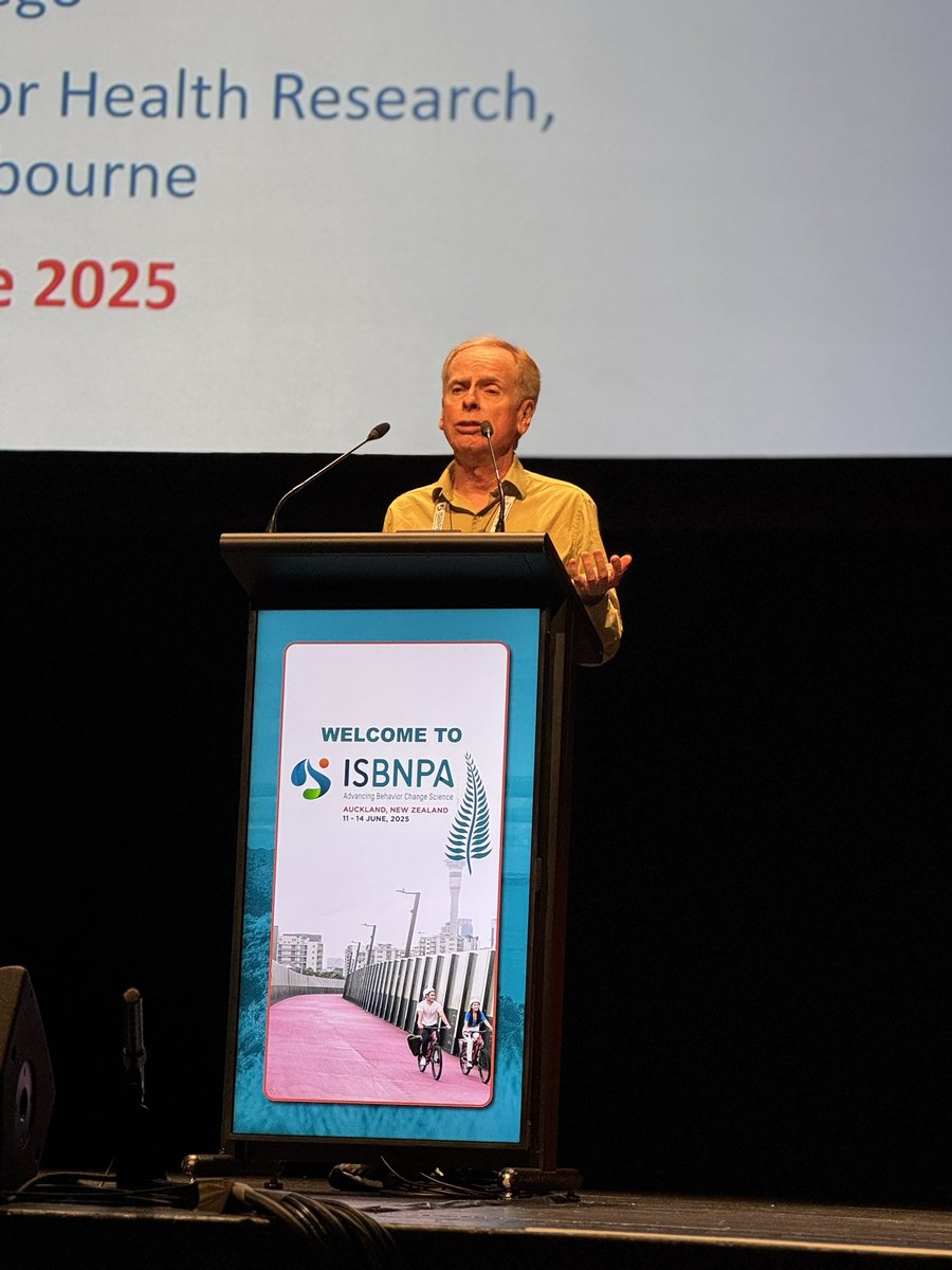 What an inspiring first #keynote! Prof. James Sallis reminded us that environmental research in physical activity and nutrition can do more than promote health — it can also help address multiple global challenges. #ISBNPA2025