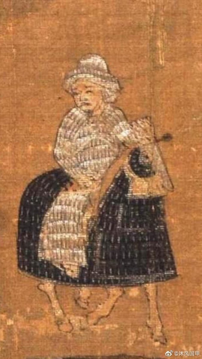 Song scrolls "Auspicious Omens for Dynastic Revival/中兴瑞应图"  (1171–1174 )by XiaoZhao(萧照).
The armor is called today as "iron Pagoda/鐵浮屠" . The horsemen were completely armored from head to toes in heavy lamellar armor- with only their eyes and hands exposed.
