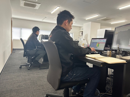 webike_recruit's tweet image. ~拠点紹介~
今回は甲子園事業所のご紹介😍
2023年2月に新設された、物流倉庫も併設している西日本初のオフィスです✨
目の前は海なので、夕方には六甲山と海と夕日を最高のロケーションを楽しむことができます🌅
近くには甲子園球場もありますよ~🐯
rivercrane.com/business_info/…