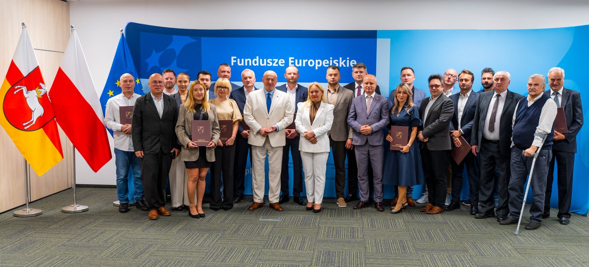 BitstreamPoland's tweet photo. 🎉 Z przyjemnością informujemy, że otrzymaliśmy dofinansowanie na budowę laboratorium ze złożonego wniosku w Lubelskiej Agencji Wspierania Przedsiębiorczości w Lublinie (LAWP) w ramach projektu współfinansowanego z Funduszy Europejskich!

#FunduszeEuropejskie https://t.co/6TdCaJFQgM