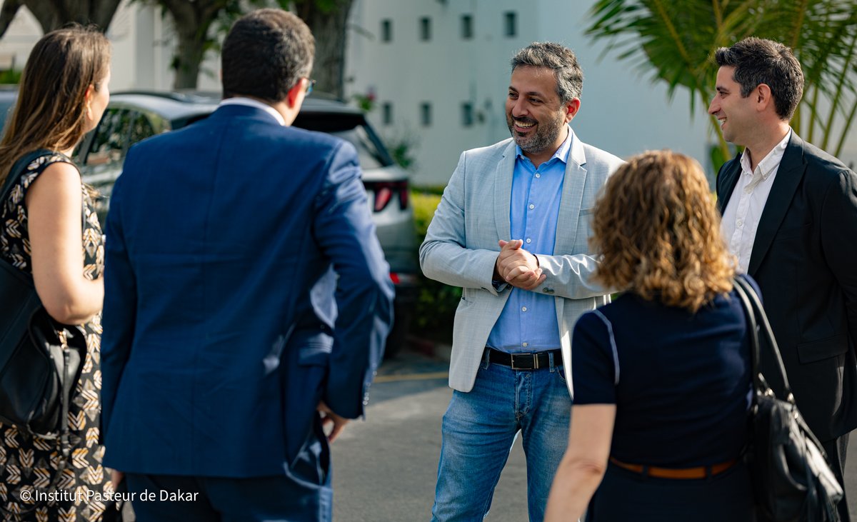 PasteurDakar's tweet image. A @Canadian delegation led by @CarolineAlbert, with @ShirleyCarruthers (GAC) & Steven Khun (Finance Canada), at @pasteurdakar.
A great moment to highlight our partnership with #GrandChallengesSenegal — already supporting 18+ innovation projects! 🇨🇦🇸🇳
#Innovation #GlobalHealth