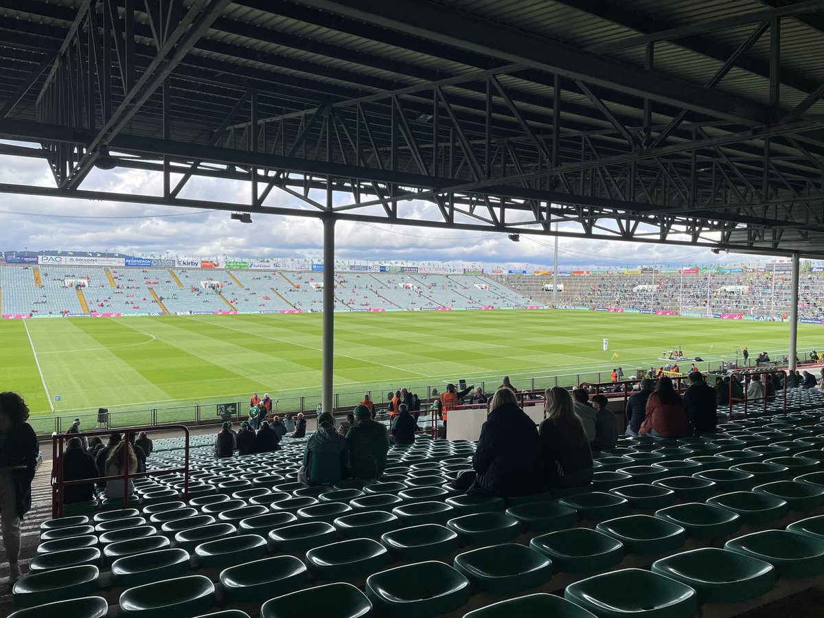 This Sunday at 3:45pm Limerick will take on Wexford in the Tailteann Cup Quarter Final at the TUS Gaelic Grounds. Try and get down to the Páirc to support the lads and roar them into the Semi Final 🟢⚪️
