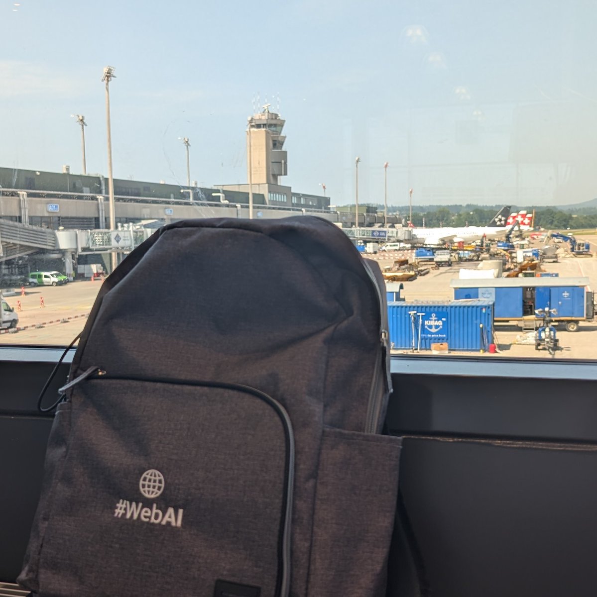 nic_o_martin's tweet image. On my way to Amsterdam for @thejsnation 😍 #WebAI