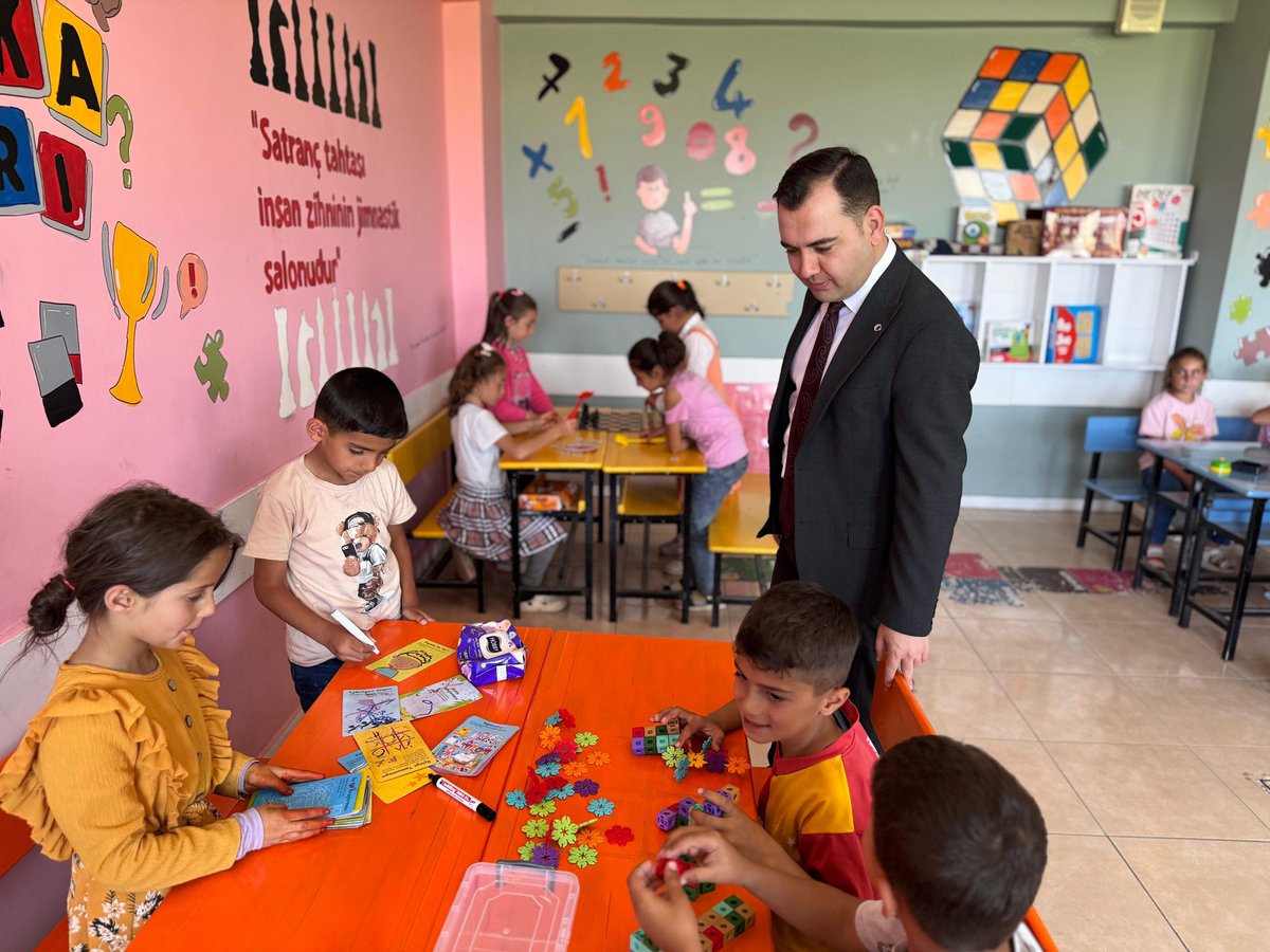 haskoykymkmligi's tweet photo. Kaymakamımız Sayın İsmail Güney, İlçe Milli Eğitim Müdürü Necdet Bozyel ve İlçe Jandarma Komutanı Taha Ali Özkök ile birlikte Eşmepınar İlk ve Ortaokulunu ziyaret ederek öğrencilerimizle sohbet etti ve okulda yürütülen faaliyetler ile ilgili yetkililerden bilgi aldı. https://t.co/zUiqfk93dk