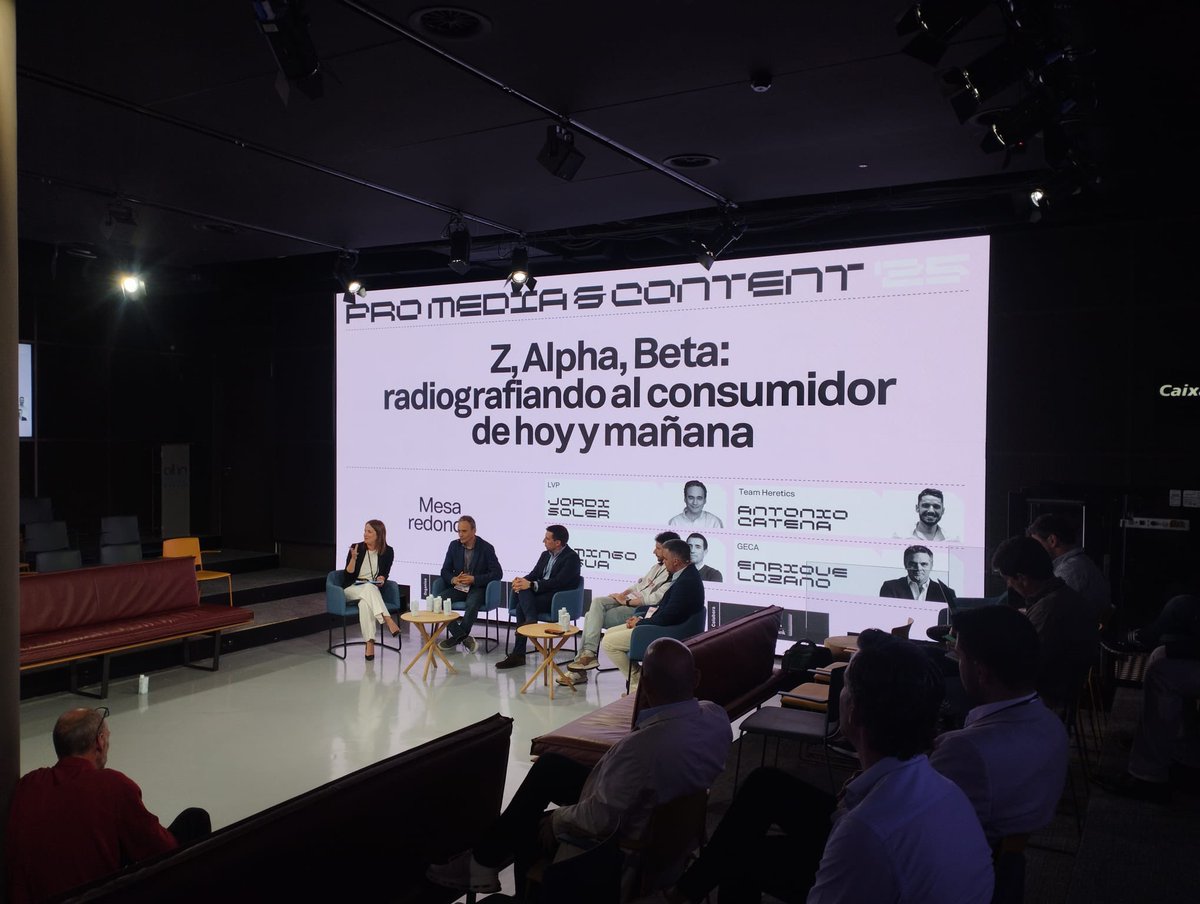 2Playbook's tweet photo. @GRUPMEDIAPRO @ers1972 @MovistarPlus @OscarVilda @DAZN_ES @garcialegaz @MASORANGE_ES Vamos con otra mesa redonda en #PROMediaContent

 Z, Alpha, Beta: radiografiando al consumidor de hoy y mañana

Con Marta Domíngez (@MediaMarkt_es), Jordi Soler (@LVPes), Antonio Catena (@AntonioCatena, @TeamHeretics)
Domingo Legua (@LaLiga) y Enrique Lozano (@GECAtv) https://t.co/oiwgEWo1zp