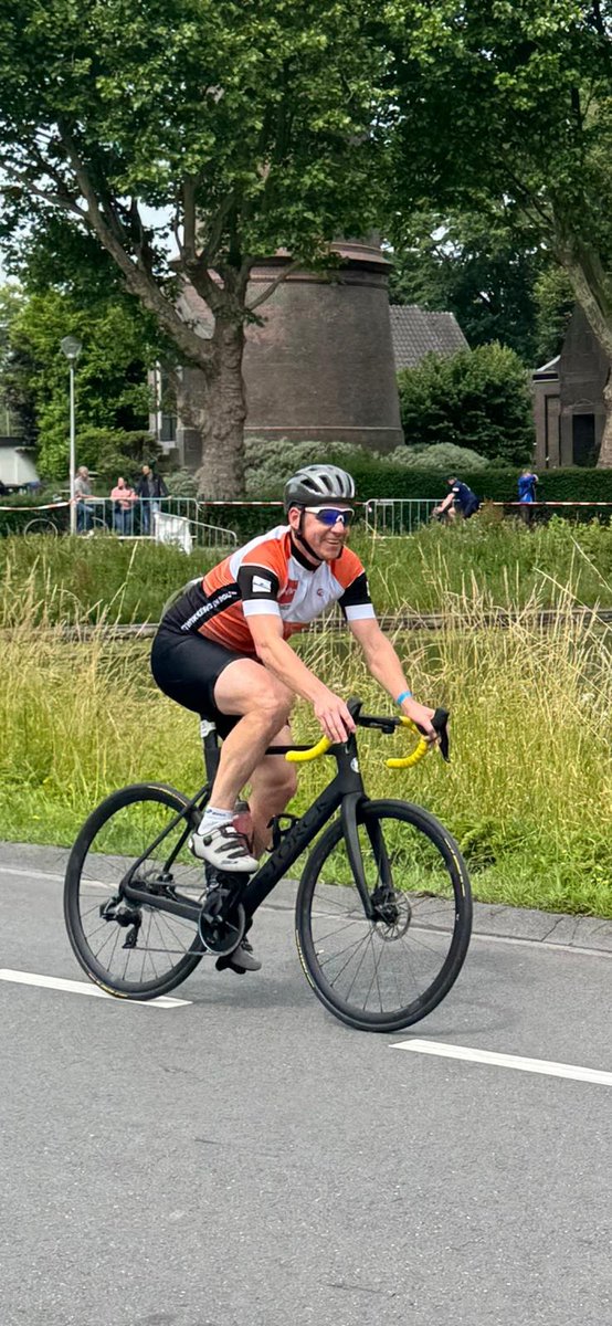 Op tweede pinksterdag – 9 juni – stond Woerden in het teken van de Triathlon van Woerden 2025. Ook Bolton | Ontwikkeling &amp; Bouw was trots vertegenwoordigd, met twee enthousiaste teams aan de start. Er werd met volle inzet gezwommen, gefietst en gelopen door onze toppers. Chapeau
