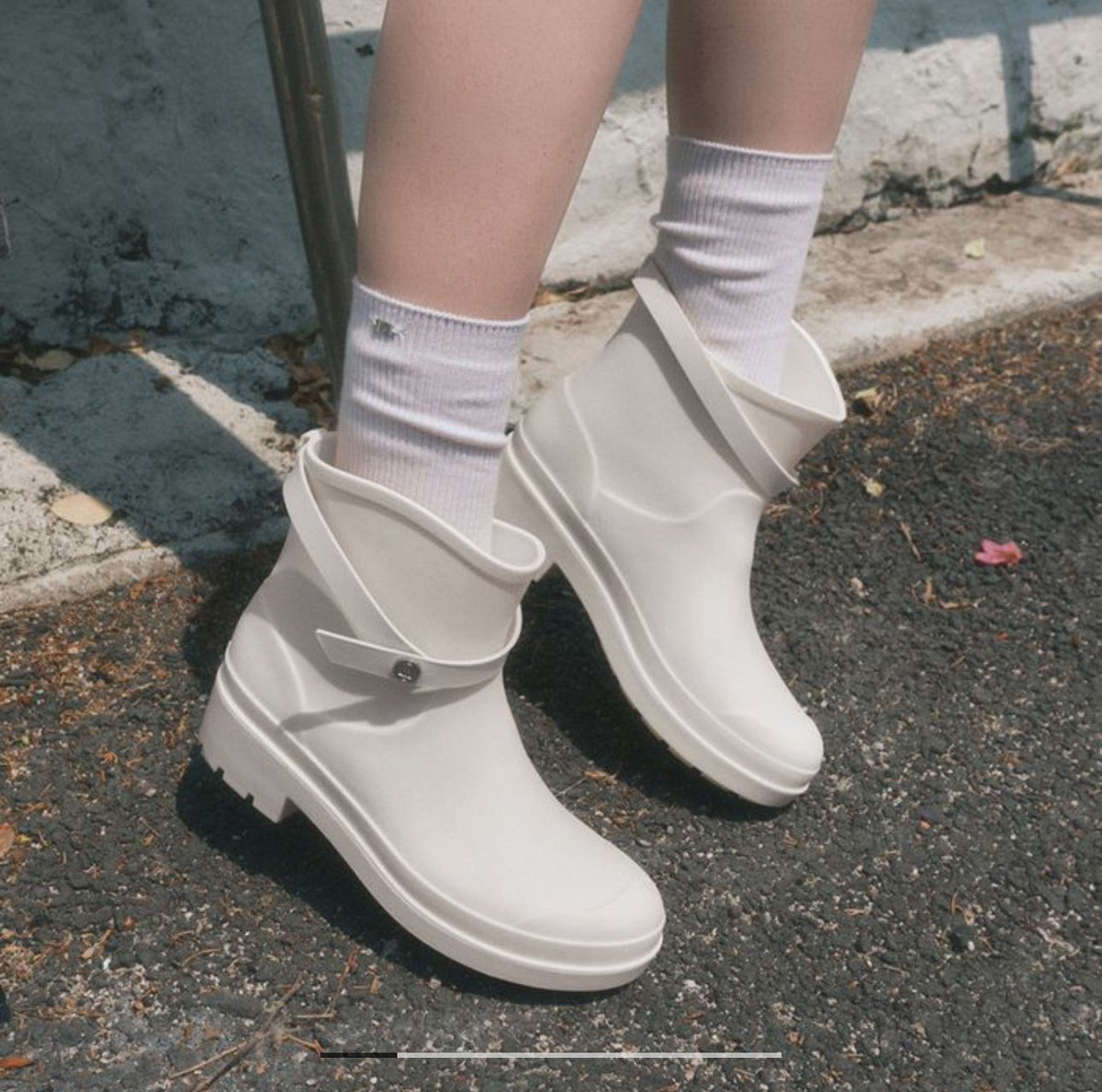 #광고 몽돌 X 29CM 이구위크 
최대 79% 할인중 !! 😍 6/14일까지 진행🙌

타래로 할인중인 여름까지 쭉입을 기본템을 추천드릴께요 
+ 오늘만 최저가 할인중인 이구딜 제품도 알려드릴께요
+ 앙코르 입점회 혜택 29% 쿠폰 사용 가능 (6/11-6/12)