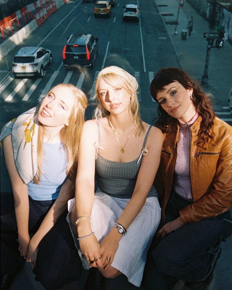 Blusher will release their new EP, "RACER" on July 31.