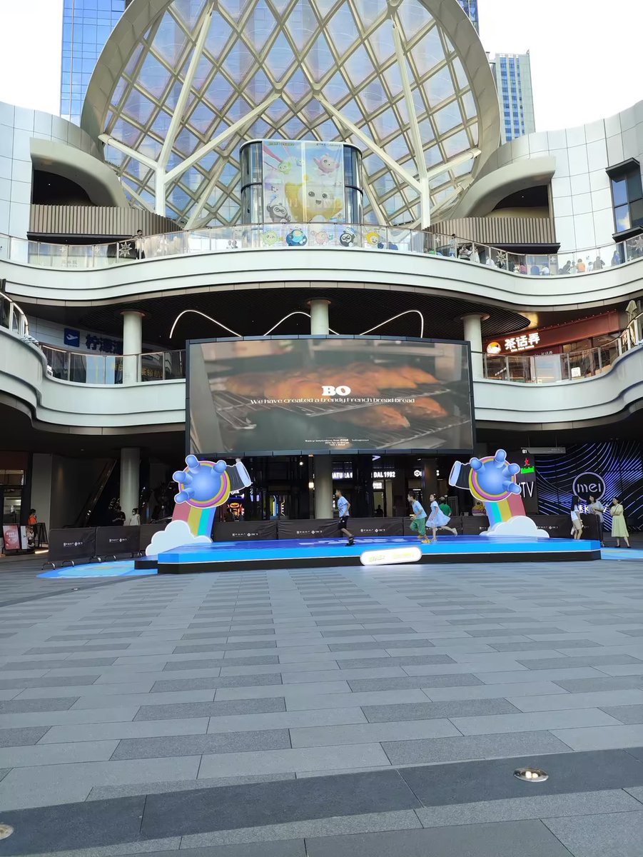 spinworkz_SIA's tweet image. #INFiLED’s LX series lights up Huizhou Zhonghai Plaza with two high-res outdoor displays designed for vibrant visibility and built to endure the elements. See how smart tech is powering this new retail destination: ow.ly/ZiBr50W7w0e

 #OutdoorDisplays  #TechInRetail