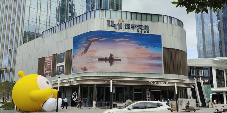 spinworkz_SIA's tweet image. #INFiLED’s LX series lights up Huizhou Zhonghai Plaza with two high-res outdoor displays designed for vibrant visibility and built to endure the elements. See how smart tech is powering this new retail destination: ow.ly/ZiBr50W7w0e

 #OutdoorDisplays  #TechInRetail