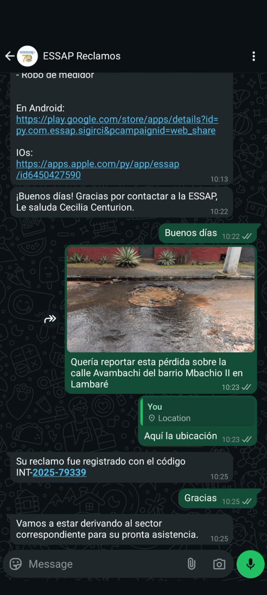 DraAlepaul's tweet photo. @EssapSA hace más de 1 mes que pierde agua. Ya se formó un pozo enorme. https://t.co/eJJyi4G9hQ