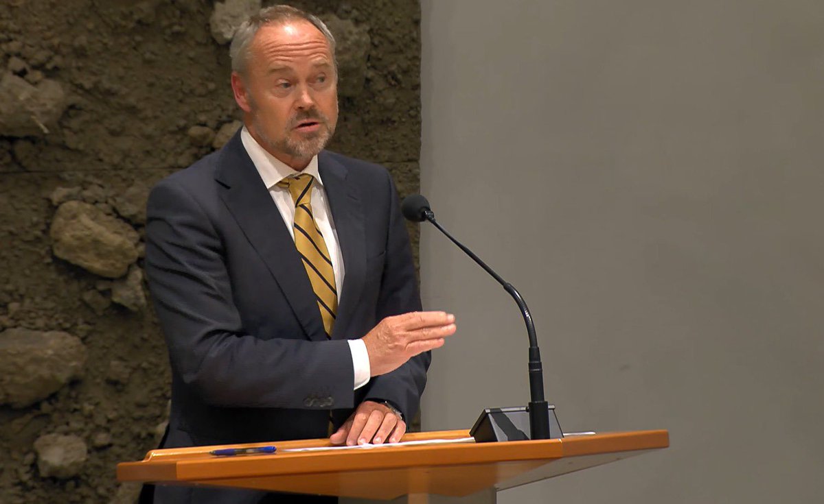 Gewetenloze criminelen die anderen hun vrijheid afnemen kunnen nu beter worden aangepakt met de nieuwe wet mensenhandel. De VVD voegde daar onder meer de verplichting om aangifte te doen (hulpverleners niet) ,  huwelijksuitbuiting en een slachtoffer spreekrecht aan toe.