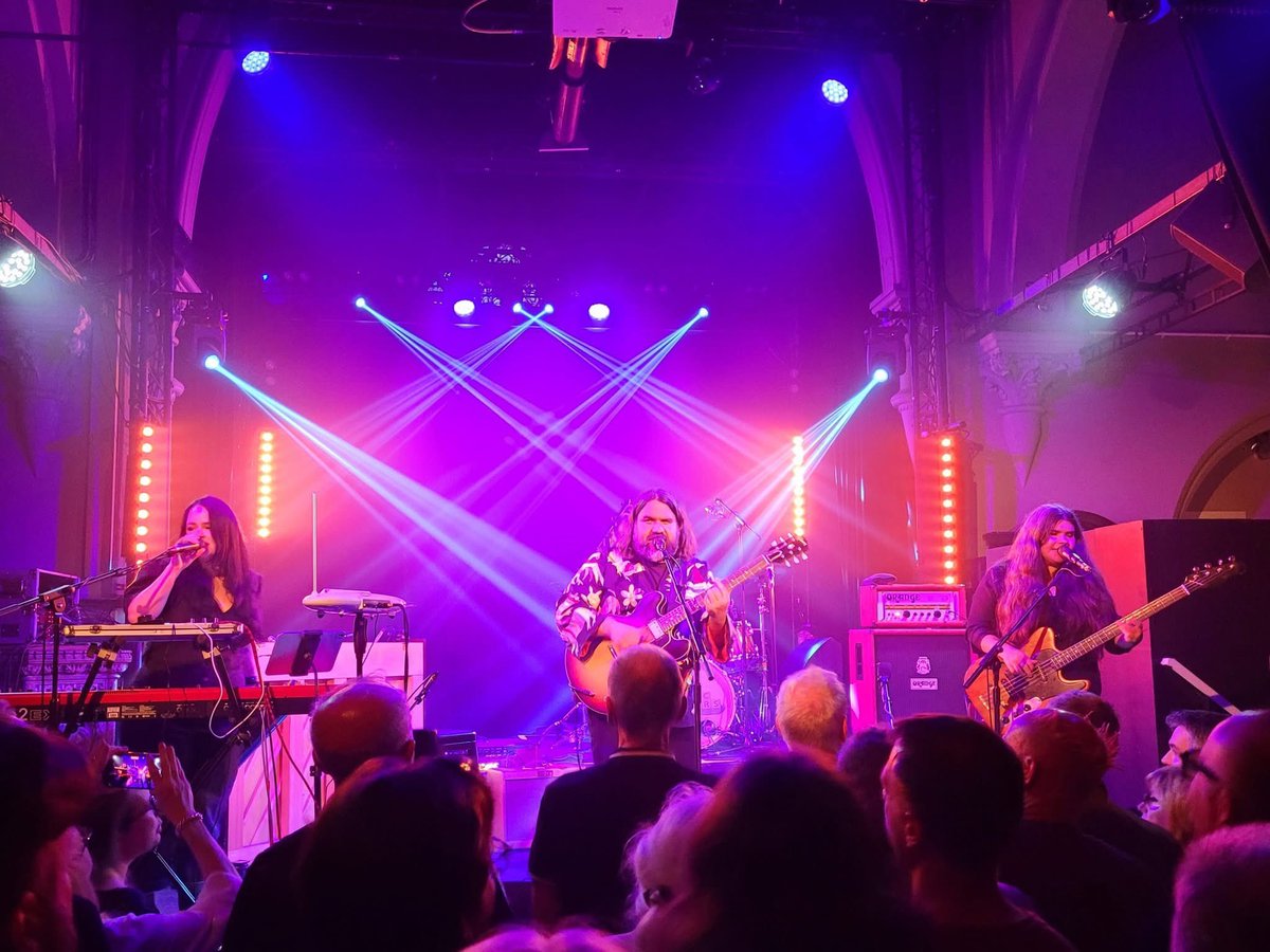 Sarcastic Fringehead (@pragjag) on Twitter photo A cracking set from <a href="/themagicnumbers/">The Magic Numbers</a> at <a href="/ColchesterArts/">ColchesterArtsCentre</a> last night, and a solo set from <a href="/MicheleStodart/">Michele Stodart</a> to open as a bonus. A cracking set from <a href="/themagicnumbers/">The Magic Numbers</a> at <a href="/ColchesterArts/">ColchesterArtsCentre</a> last night, and a solo set from <a href="/MicheleStodart/">Michele Stodart</a> to open as a bonus.