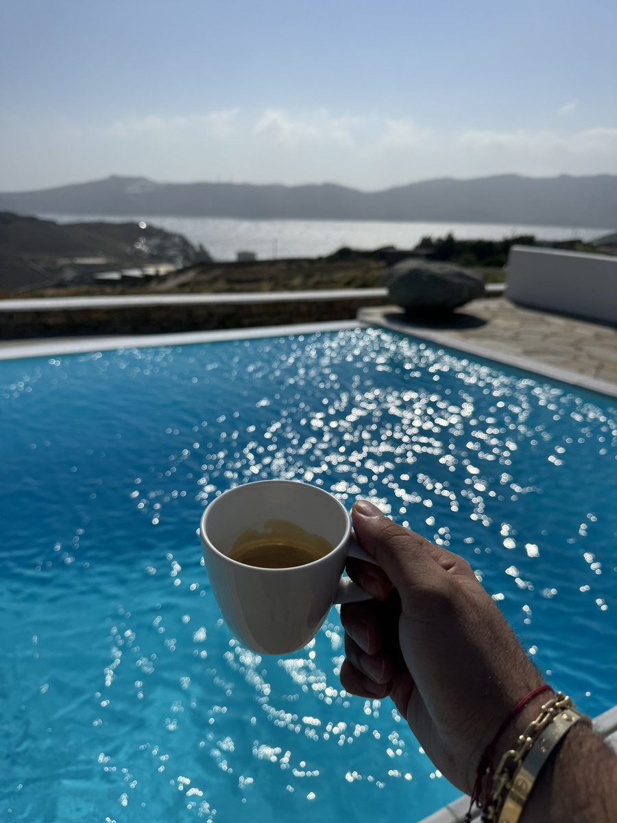 erfffi's tweet image. Gm from beautiful Mykonos