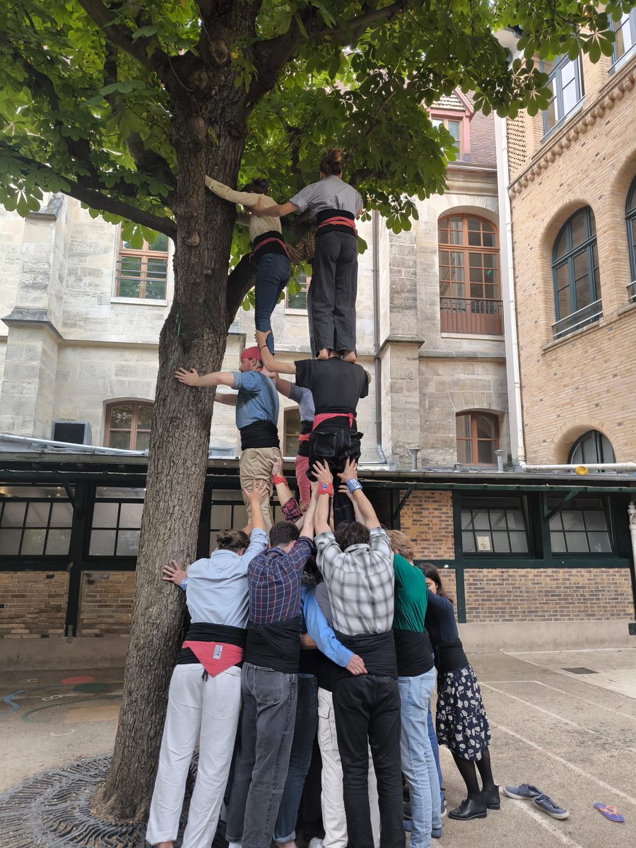 PROCHAIN ASSAIG MERCREDI 11/06

📍 École Pontoise, 21 rue Pontoise, Paris
🚇 Jussieu (L7, L10)

🪈🥁 Répétition des musiciens
🕓 18h30-19h 

🏰 Assaig de Castells
🕓 19h-21h

La participation est libre et gratuite, rejoignez-nous ! ☺️

#EnsemblePlusHaut