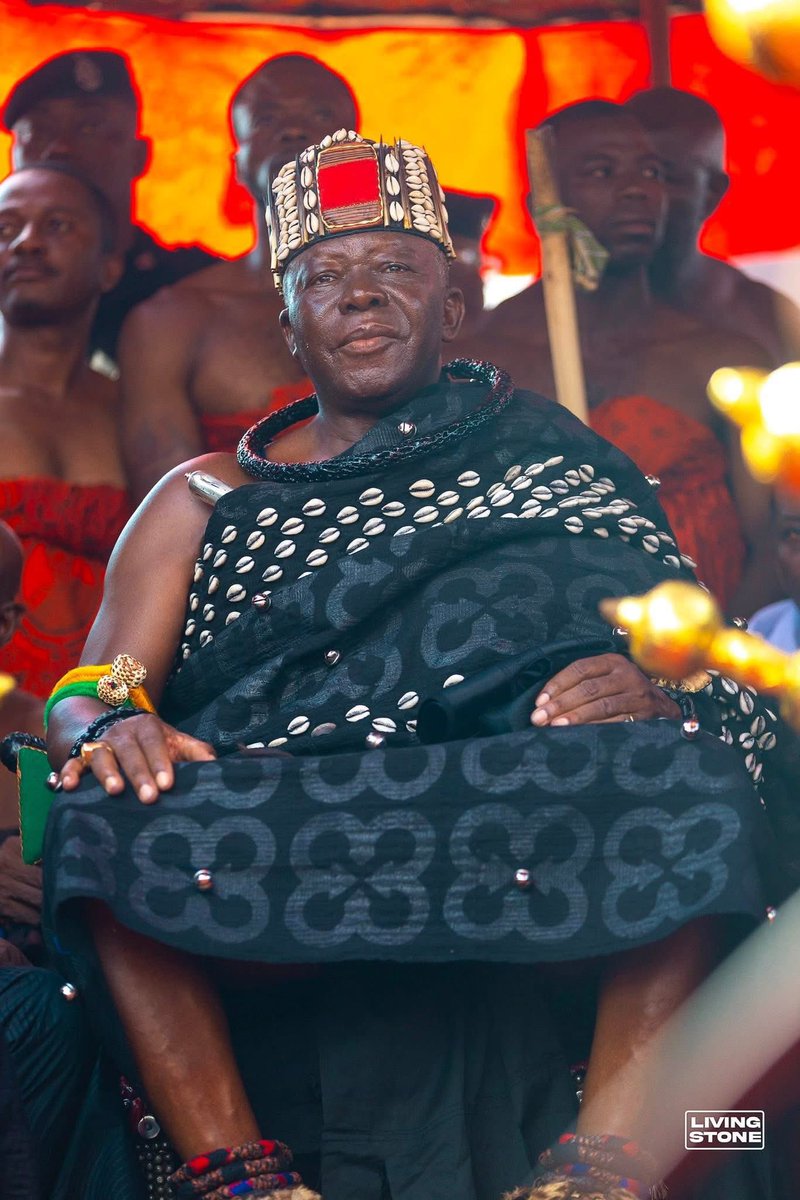 THE ASANTEHENE 👑