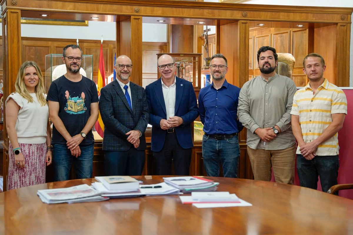 FiloLab_UGR's tweet image. 🎓 La @CanalUGR y la @cwru lanzan la Cátedra Internacional Stuart J. Youngner de Bioética Empírica, dirigida por David Rodríguez-Arias
🌍 Formación, becas, talleres y más, con 20.000 €/año para impulsar la #BioéticaEmpírica entre academia y sociedad.
🔗sl.ugr.es/0eF7