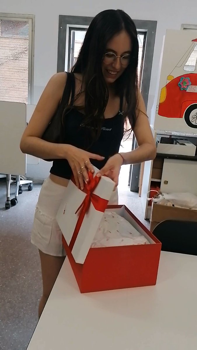 L'alumna Tatiana Gutiérrez, del 1r curs de Gestió de Vendes, ha estat la guanyadora del Concurs d’Aparadors organitzat per la marca Bmy.
 Ignacio Martínez, CEO de Pasarela Interiores i de la marca Bmy, va lliurar personalment el guardó a la Tatiana.