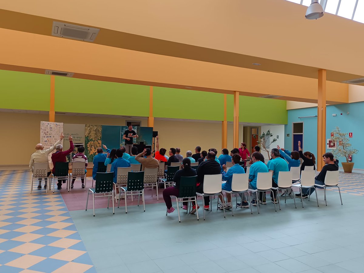 Asprona | Fundación PERSONAS Valladolid (@asprona_vall) on Twitter photo 🧙♂️El pasado 3 de junio vivimos una mañana muy especial en el Centro Crea Medina de <a href="/FPersonas/">Fundación Personas</a> #Valladolid con la actuación del mago Freddy Varó.
Fue una experiencia emocionante, divertida y llena de sorpresas, en la que participamos con mucha ilusión.
🌐bit.ly/3HRDR5t 🧙♂️El pasado 3 de junio vivimos una mañana muy especial en el Centro Crea Medina de <a href="/FPersonas/">Fundación Personas</a> #Valladolid con la actuación del mago Freddy Varó.
Fue una experiencia emocionante, divertida y llena de sorpresas, en la que participamos con mucha ilusión.
🌐bit.ly/3HRDR5t