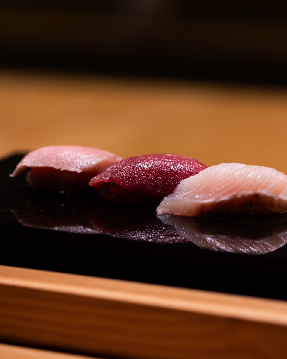 Nigiris en su forma más pura. Una presentación sencilla donde cada ingrediente habla por sí solo.