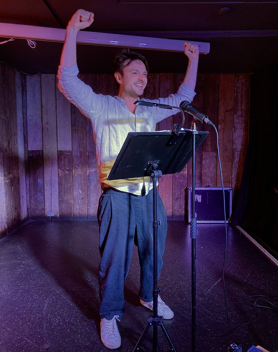 liarsleague's tweet image. Just some action shots of the fantastic short story performances at #DownAndOut at @ThePhoenix_W1 last night!

Huge thanks to #LiarsLeague actors @rosebiggin @OYellop Kim, Dan &amp;amp; Matthew &amp;amp; authors @HannahNoyce @TrouserdogSCFC Maria, John &amp;amp; Brian. 

Looks fun doesn’t it? It was 😉!