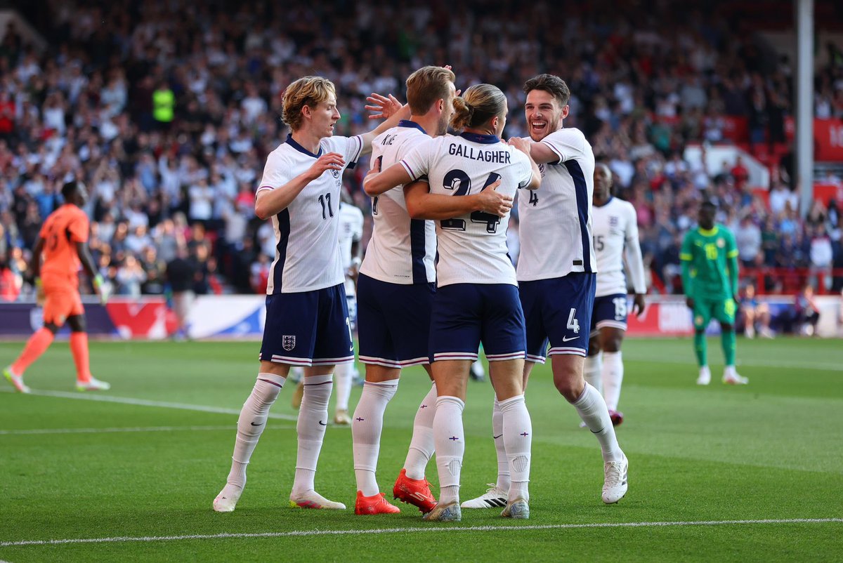 HKane's tweet photo. Always an honour to represent my country. Important win in the World Cup qualifiers but we know that we need to be better – every camp is really important. Thanks for all the support! 🙌🦁🦁🦁 https://t.co/0agxE6UoT8