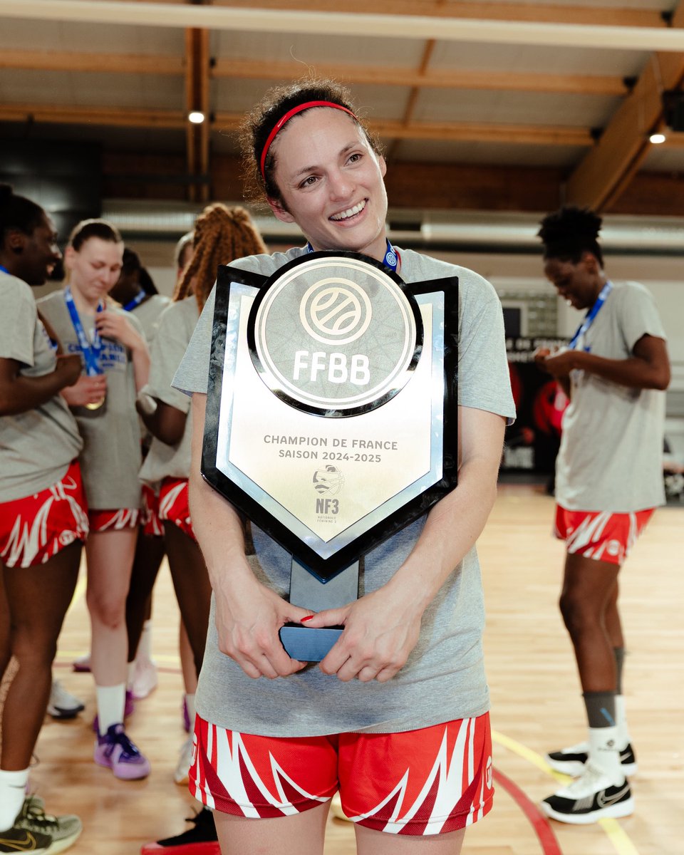 USM Saran ❤️

Les championnes de France de Nationale Féminine 3 terminent invaincues cette saison 👏