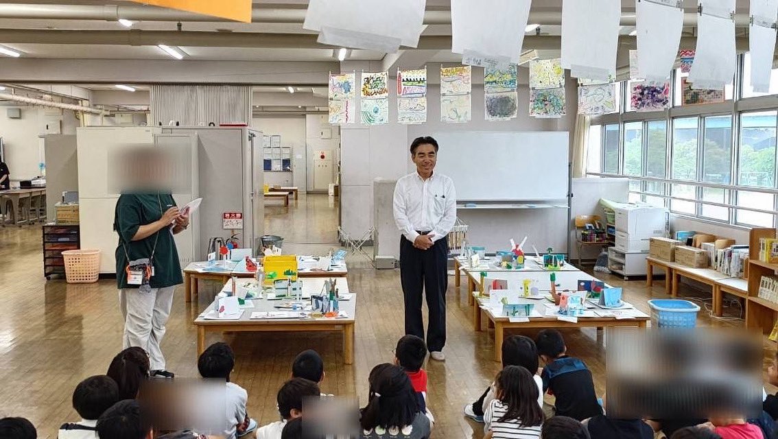 toshiro141's tweet image. 今朝、西宮浜義務教育学校に行ったところ、3年生の先生から、「ちょうど今、西宮市についての授業をしているんです! 市長!、子供たちに、市って何か、お話しいただけますか?!」とオファー! 伝わったかな?!
こうした触れ合いは、こちらが勉強にもなります!