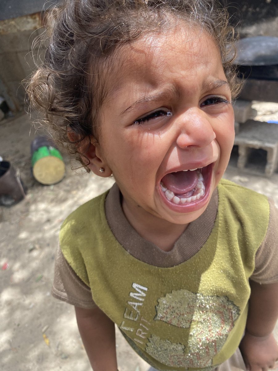 If you see this reply with a dot and retweet it, it's just a dot.
Please donate $10. We die of hunger every day. gofundme.com/f/please-donat…