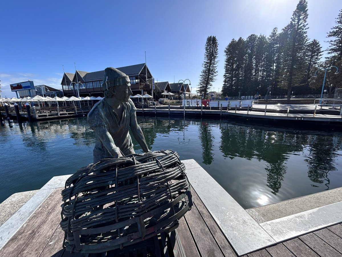 freopics_'s tweet photo. Just a few more pics. I really loved the stillness today. Got to explore so much more and also met some friendly faces.
#infreo #freolove #freopics #fremantle https://t.co/MwROzCduM1