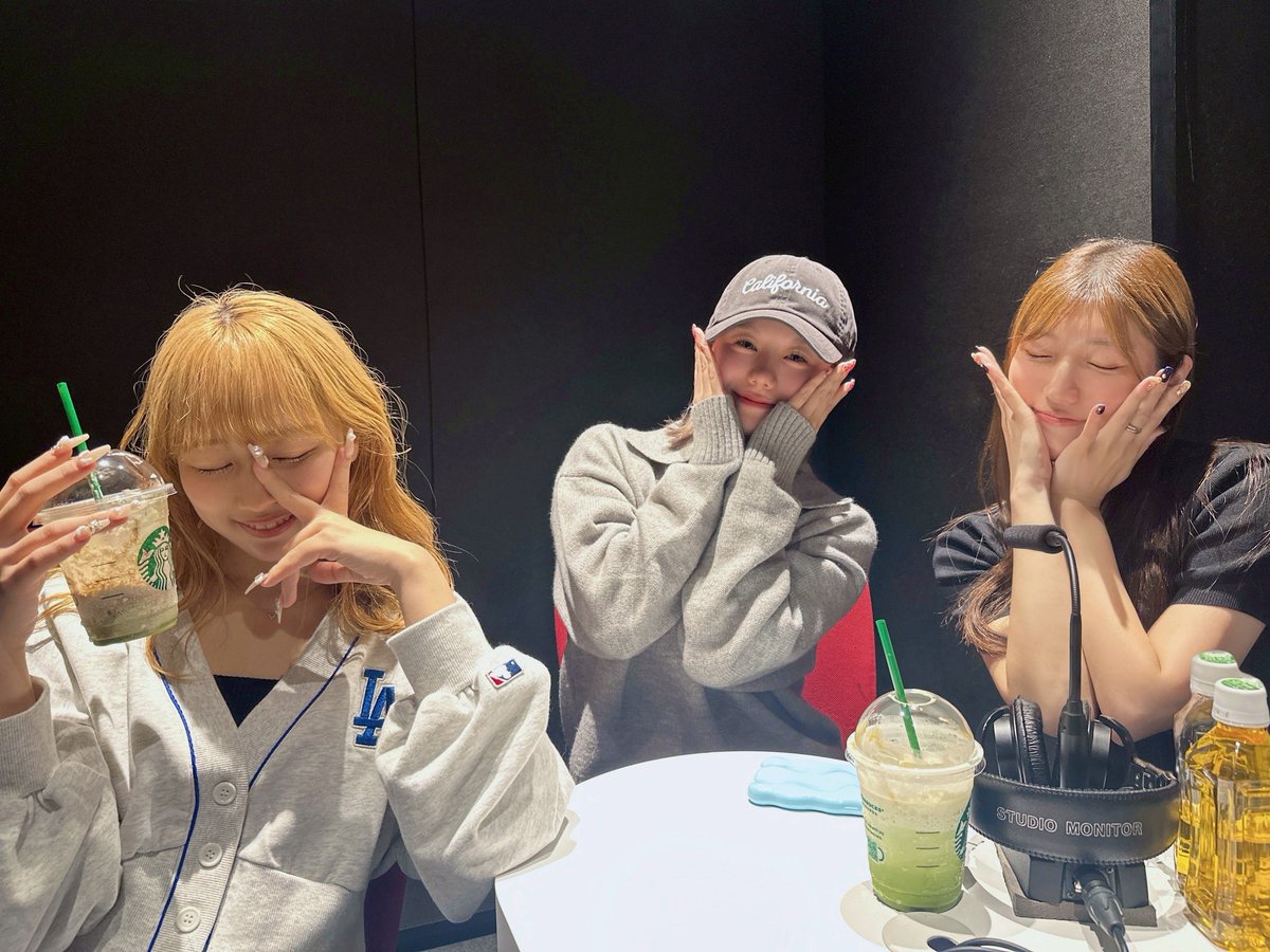 FMやまと (@fmyamato) on Twitter photo #パワここ
第102回の放送は本日夜7時から📻
🧏♀️リスナーさんが考えてくれた企画をやってみよう🧏
今週はラジオネーム・曹操孟徳さん提案の企画に挑戦!📰喋るぜ!🗣️
📱無料アプリ『レディモ』で聴け〼
musicbird.jp/cfm/radimo/
💻ブラウザからも
jcbasimul.com/fmyamato
✉️ mog@fmyamato.co.jp #パワここ
第102回の放送は本日夜7時から📻
🧏♀️リスナーさんが考えてくれた企画をやってみよう🧏
今週はラジオネーム・曹操孟徳さん提案の企画に挑戦!📰喋るぜ!🗣️
📱無料アプリ『レディモ』で聴け〼
musicbird.jp/cfm/radimo/
💻ブラウザからも
jcbasimul.com/fmyamato
✉️ mog@fmyamato.co.jp