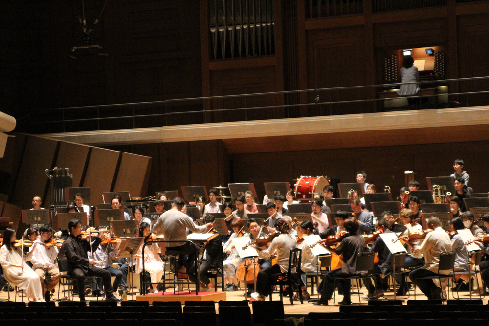 佐渡裕音楽監督×NJP、初の英国プログラム🇬🇧
リハーサルがはじまっています。

嬉しいお土産も😆
※チケットは完売しております。

佐渡裕×NJPの演奏会予定☟
njp.or.jp/concerts/?sear…