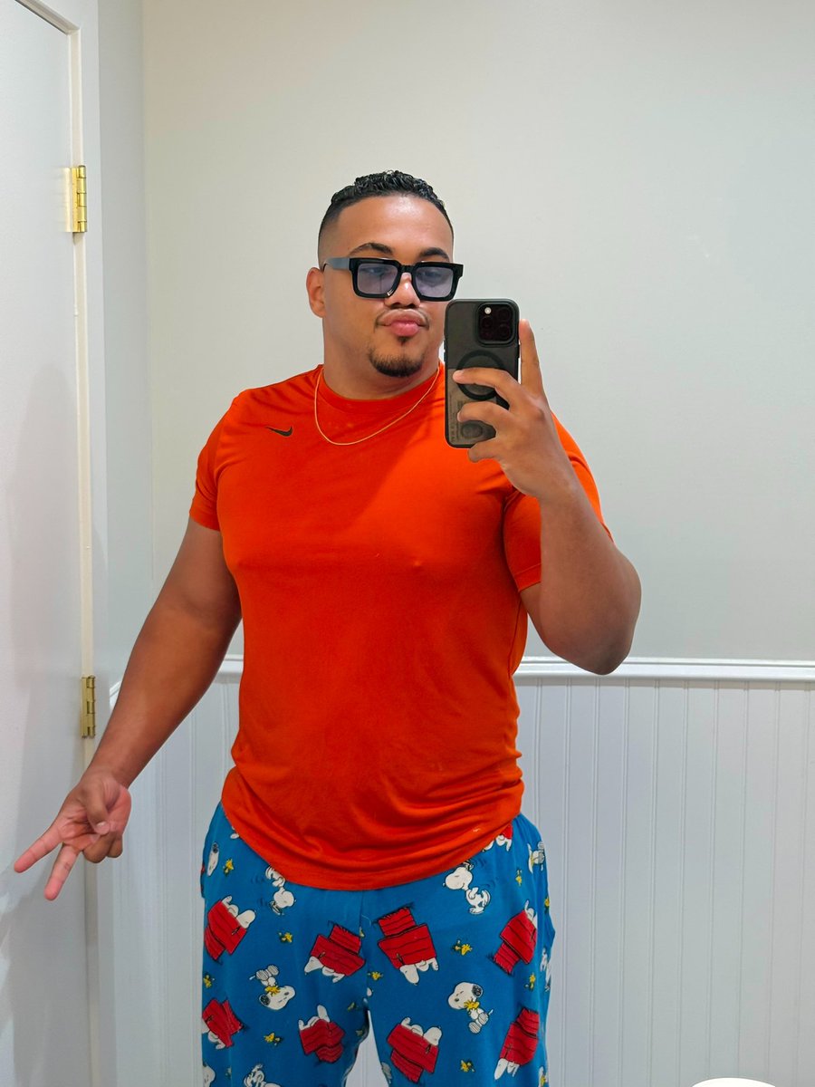 billyamrr's tweet photo. 🧡💙 https://t.co/sG4RllllbW