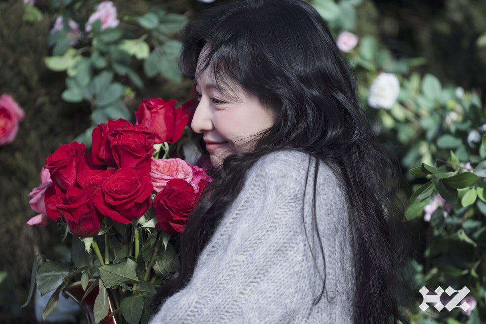 장미 김지원 진짜예쁘다.....