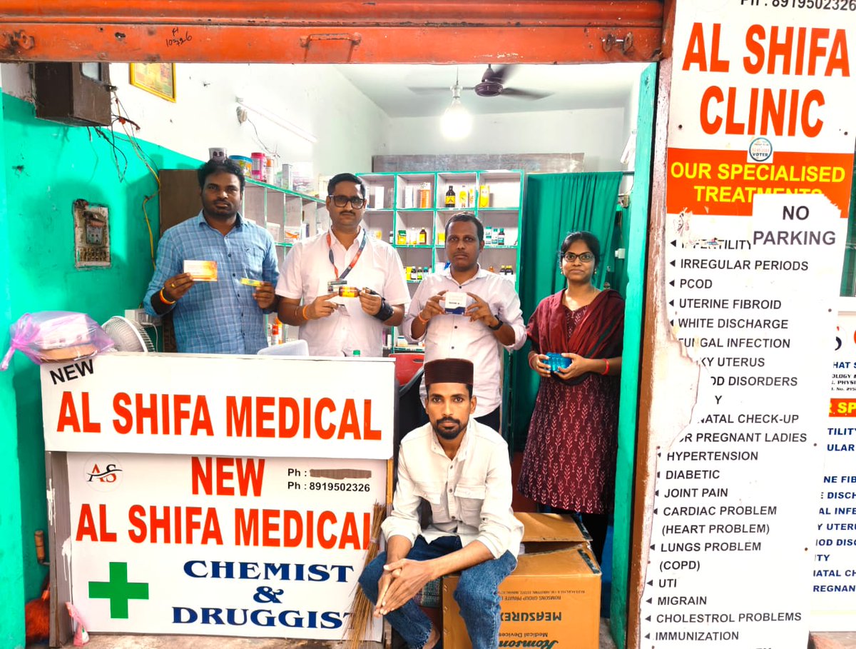 NewsMeter_In's tweet photo. #Hyderabad----
Illegal #medicalshop busted
DCA Telangana raided a medical store in #Zamistanpur, #Musheerabad operating without a drug license.
DCA officials seized stock of unlicensed #drugs.
Legal action initiated.
#Telangana
#DrugsControl
#PublicHealth https://t.co/HINtOCfivf