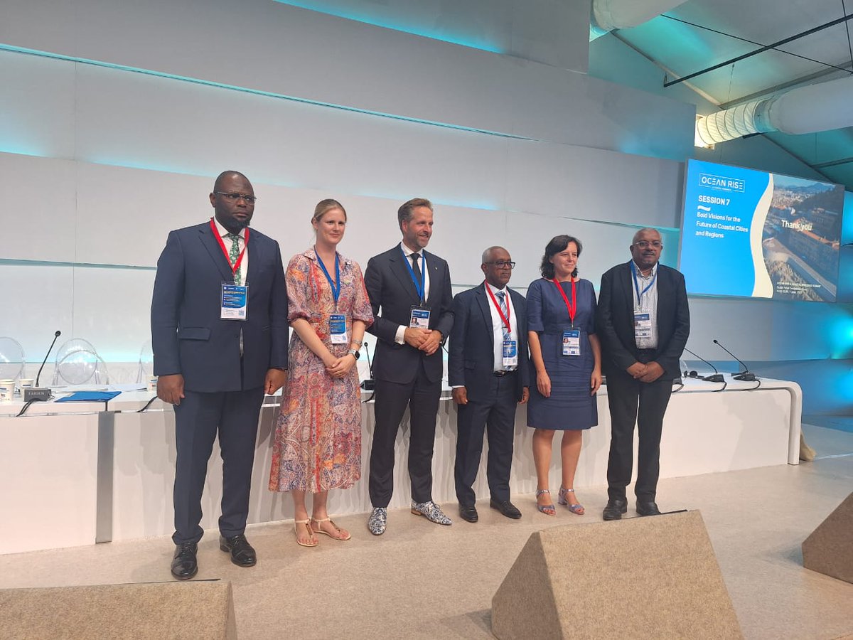 La région d’Obock fait entendre sa voix à l’#UNOC3 à #Nice !

Son président, Mohamed Houmed Ismael, a présenté la #vision2050 d’un littoral résilient, misant sur la pêche durable et l’#écotourisme. 

Obock s’affirme comme acteur du climat ! 🌍🇩🇯 #Climat #Océan #Obock #Djibouti