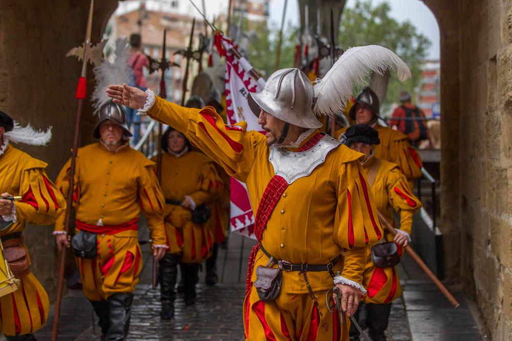 11 de junio, Día de San Bernabé. #Logroño 🇯🇪 celebra su victoria en el asedio de 1521 🥖🐟🍷

#SanBernabe festivities in #Logroño in honor of the city's patron saint conmemorate the victory over the invading troops on June 11, 1521.