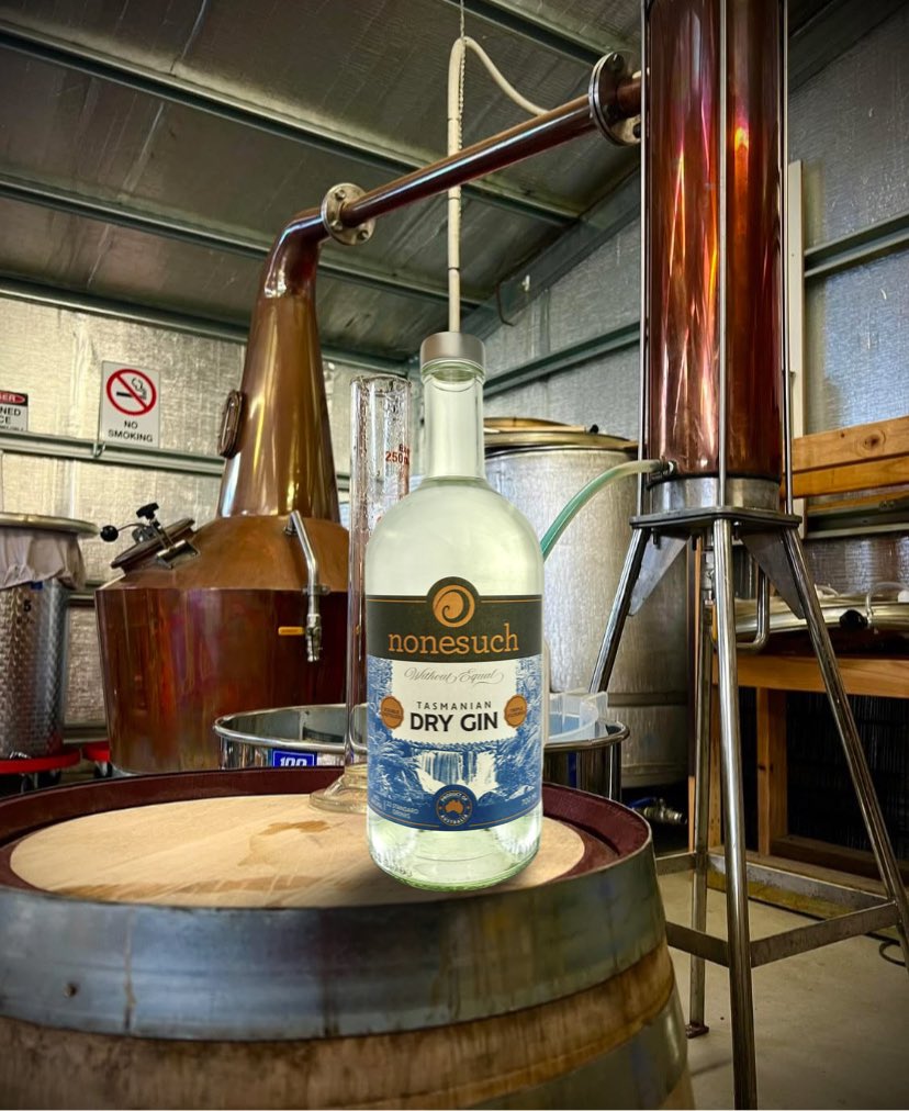 Nonesuch Dry Gin is distilled the traditional way—with every botanical in the still. That’s the London Dry method, and we think it’s the gold standard. You’ll taste juniper first, followed by fresh citrus, warm spice, and a soft nutty finish from Aussie wattleseed.