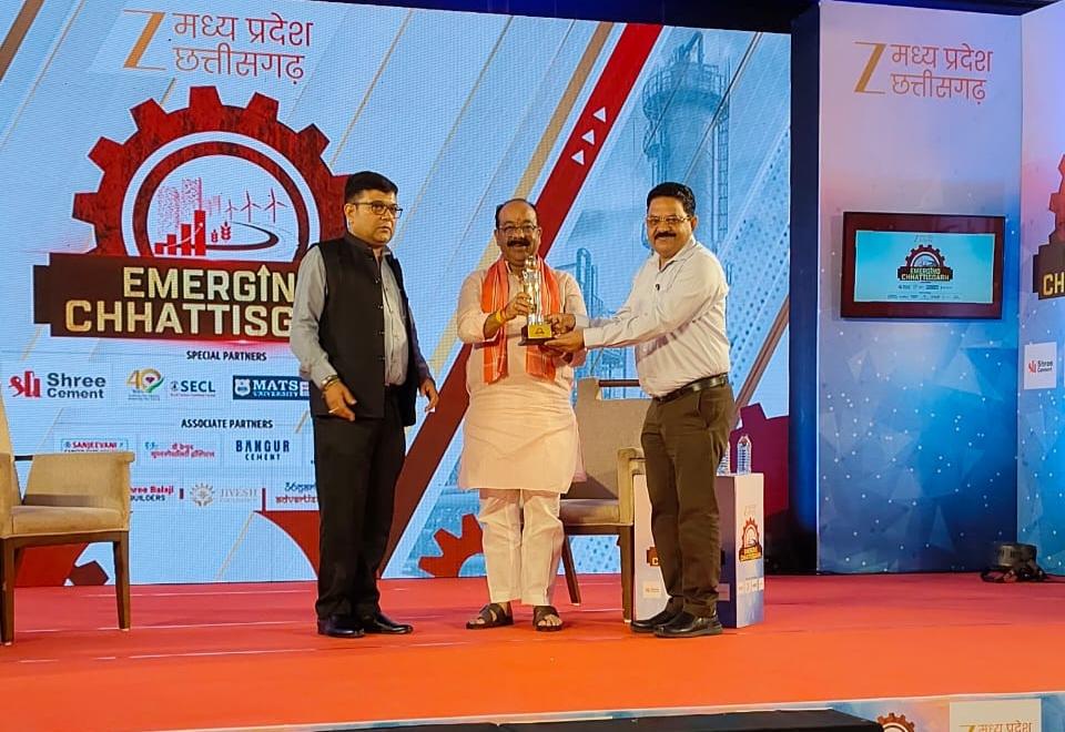 At the recent 'Emerging Chhattisgarh' event, Shri <a href="/ArunSao3/">Arun Sao</a> , Deputy Chief Minister of Chhattisgarh, felicitated Mr. Pankaj Kumar, Unit Head of our Raipur Cement Plant.

During a panel discussion, Mr. Pankaj highlighted how Shree Cement is partnering with the state government to