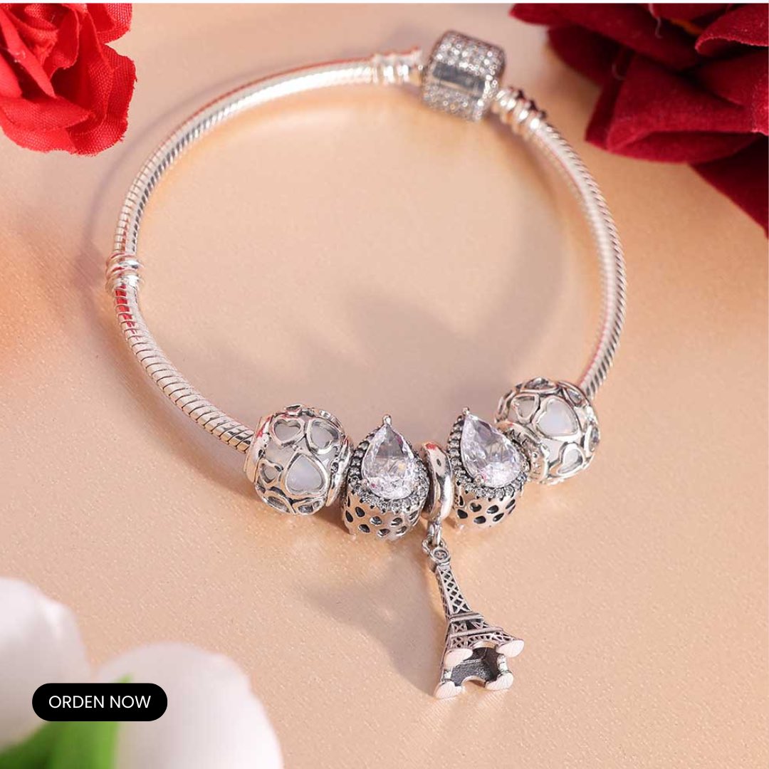 Zvar_jewels's tweet image. ✨ Add a touch of charm to your wrist!

Unbox the magic of our 92.5 silver girlish Pandora bracelets – playful, personal, and perfectly crafted for her kind of style 💫💖

#ZvarJewels #925SilverBracelet #PandoraStyle #CharmBracelet #GirlishJewelry #SilverLove