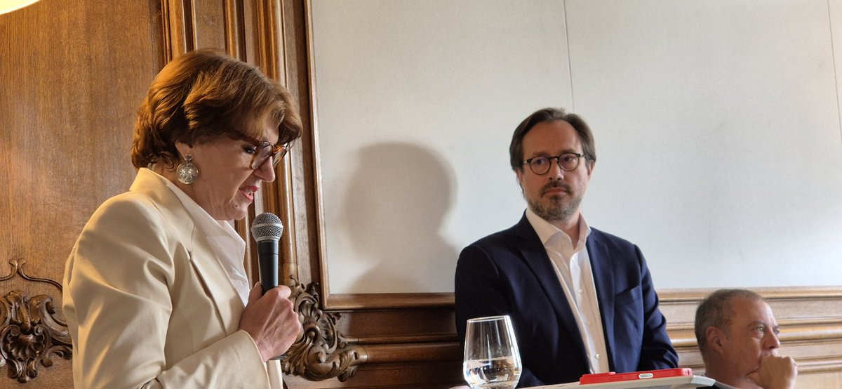 jmseronie's tweet image. Ce matin petit déjeuner @cniel @FNIL75 @ReseauFnpl @FNSEA géopolitique du lait
La ministre reprend les évolutions législatives et réglementaires , les aides , le nutiscore .... En ouverture d une table ronde qui devrait elle s intéresser au monde et ouvrir des perspectives !